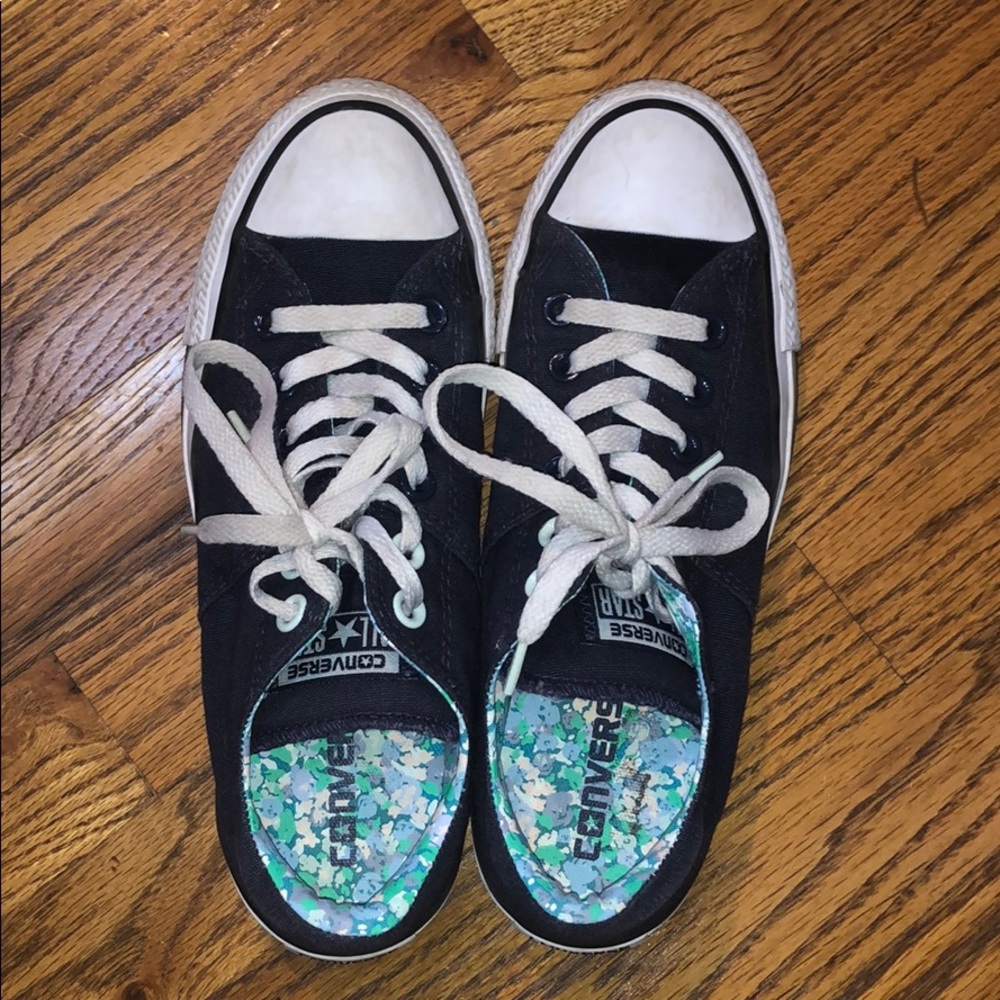 Navy blue converse